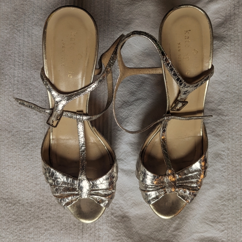 Kate Spade t-strap peep-toe heels! 💃🕺